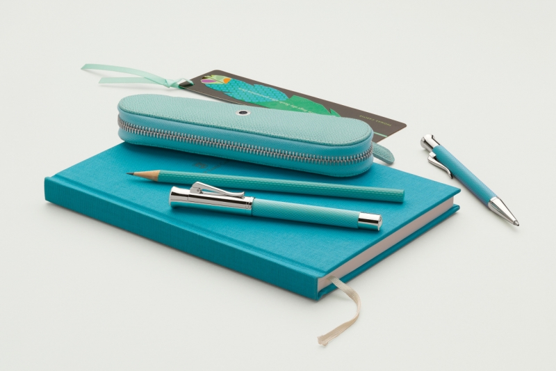 GRAF VON FABER CASTELL - Stylo-plume Guilloché turquoise - plume medium.