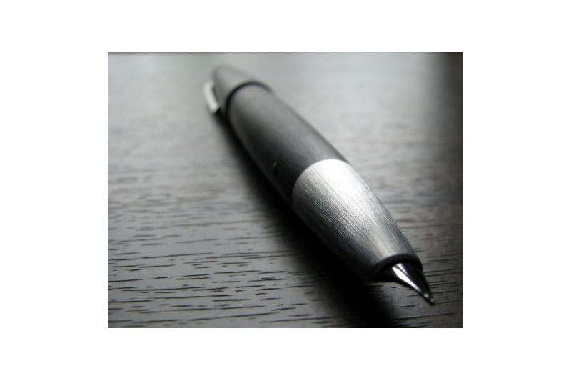 LAMY - Stylo-plume LAMY 2000 - plume medium.